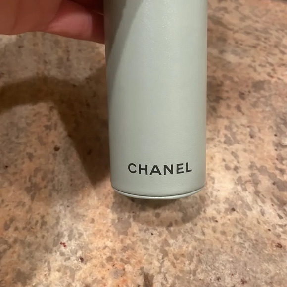 NWT Chanel Les Pinceaux De Chanel light green leather case with three brushes - Picture 2 of 16